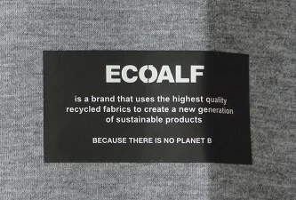 ECOALF 地球環境を守るために服を売る